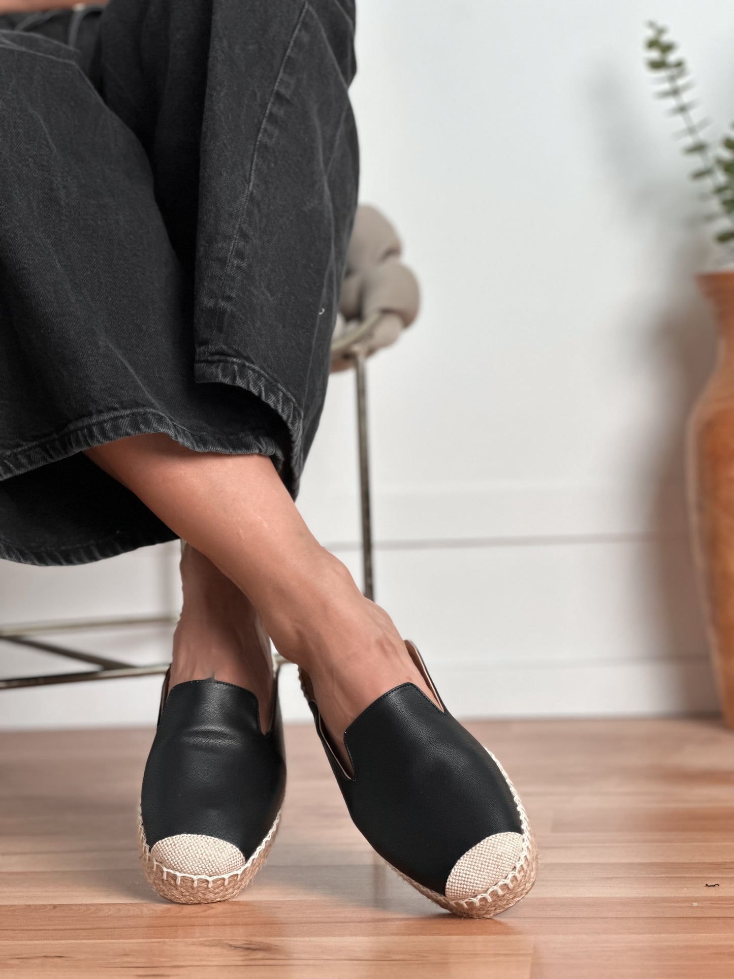 ZULIA NEGRO CON BEIGE