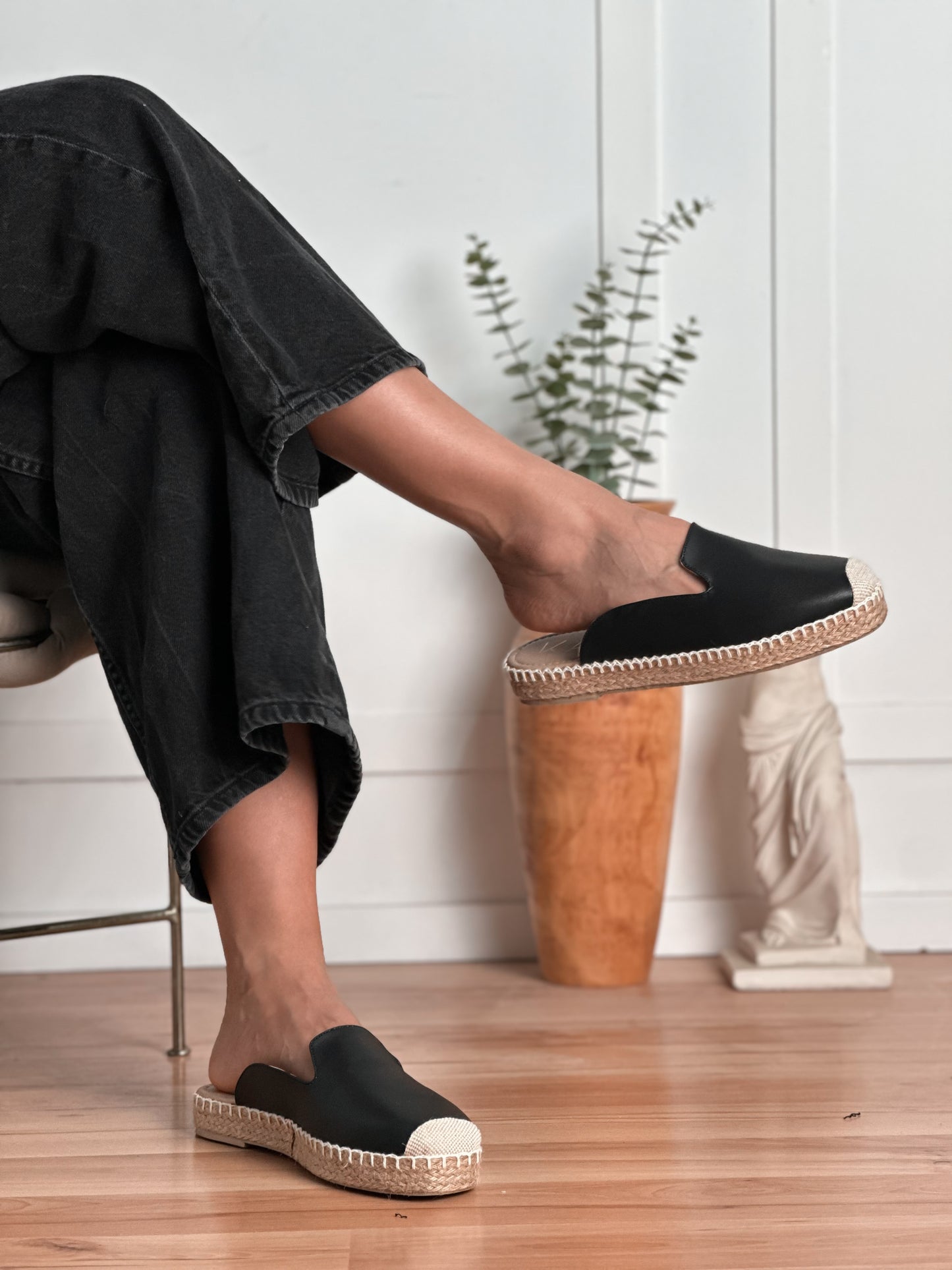 ZULIA NEGRO CON BEIGE