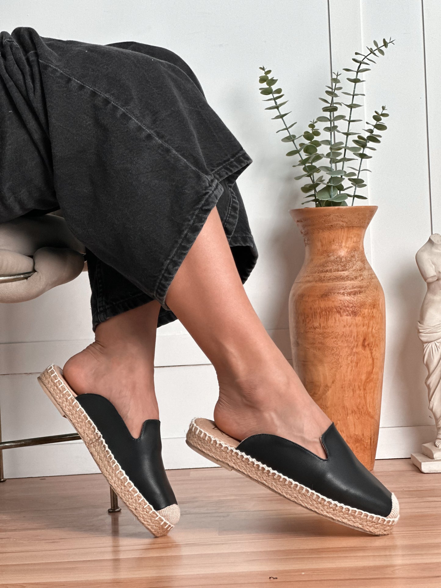 ZULIA NEGRO CON BEIGE